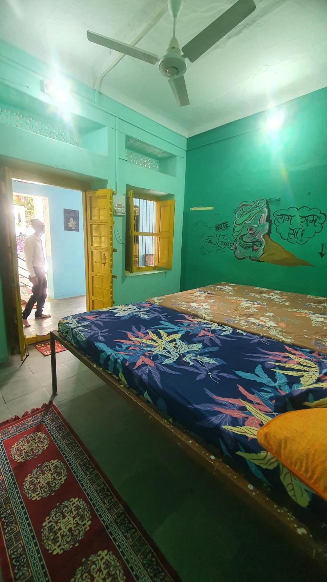 Anand Hostel 布什格尔 外观 照片