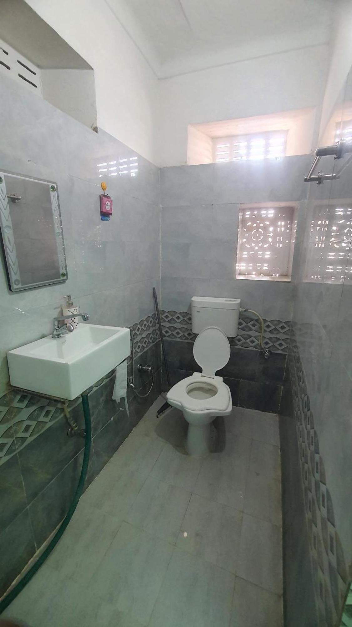 Anand Hostel 布什格尔 外观 照片